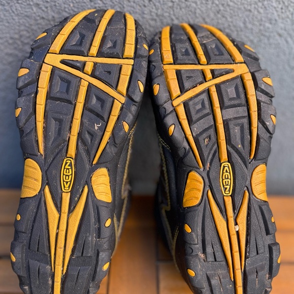 Keen - Pagosa Mid WaterProof Black Olive Yellow Hiking Boots - Youth 5 - Picture 4 of 5